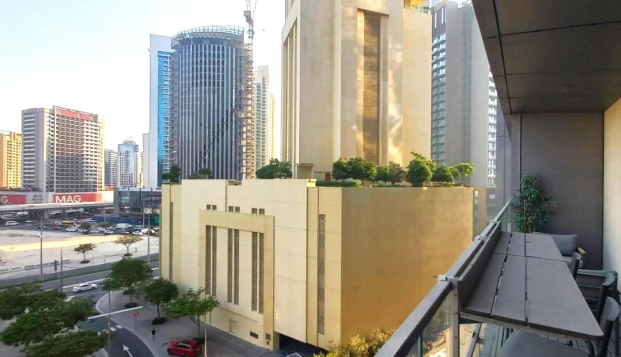 Luxurious 1 Bedroom Boulevard Point Mall Access * Dubai