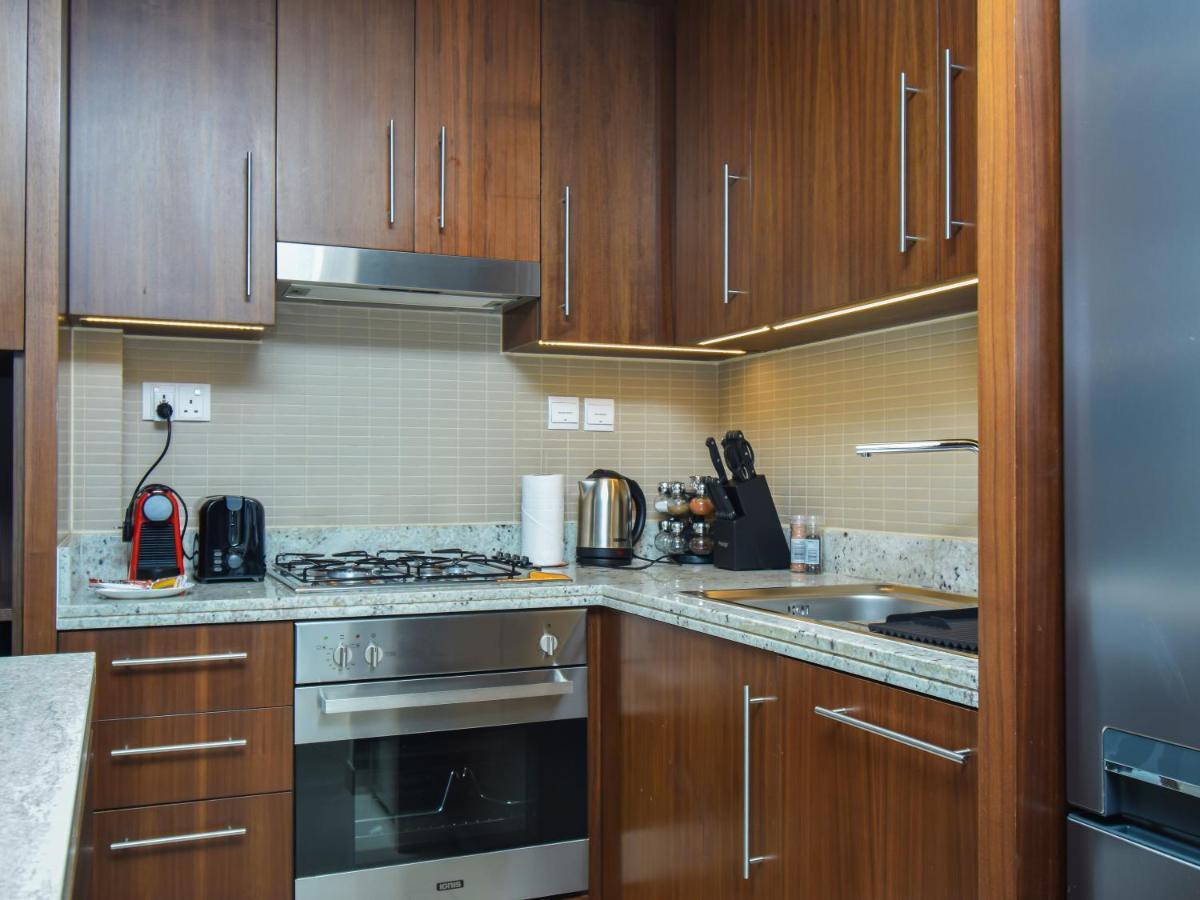 Luxurious 1 Bedroom Boulevard Point Mall Access Apartment