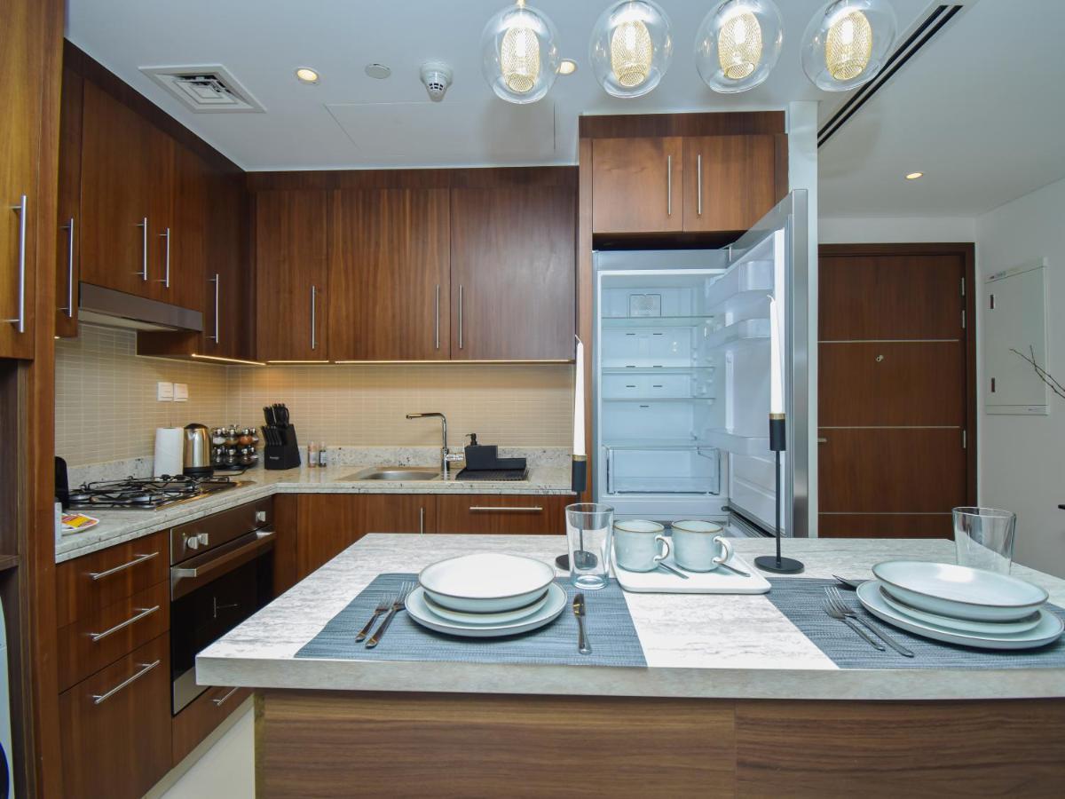 Luxurious 1 Bedroom Boulevard Point Mall Access Apartment