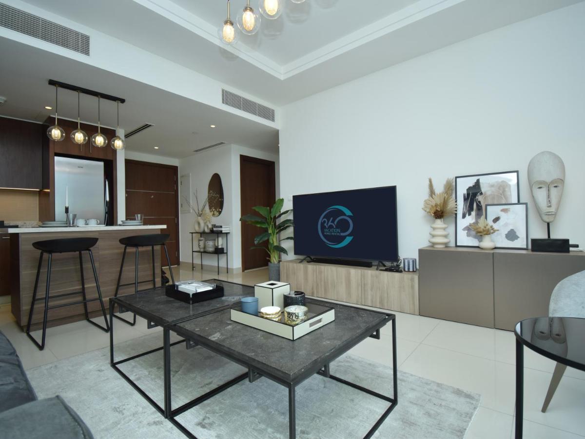 Luxurious 1 Bedroom Boulevard Point Mall Access *