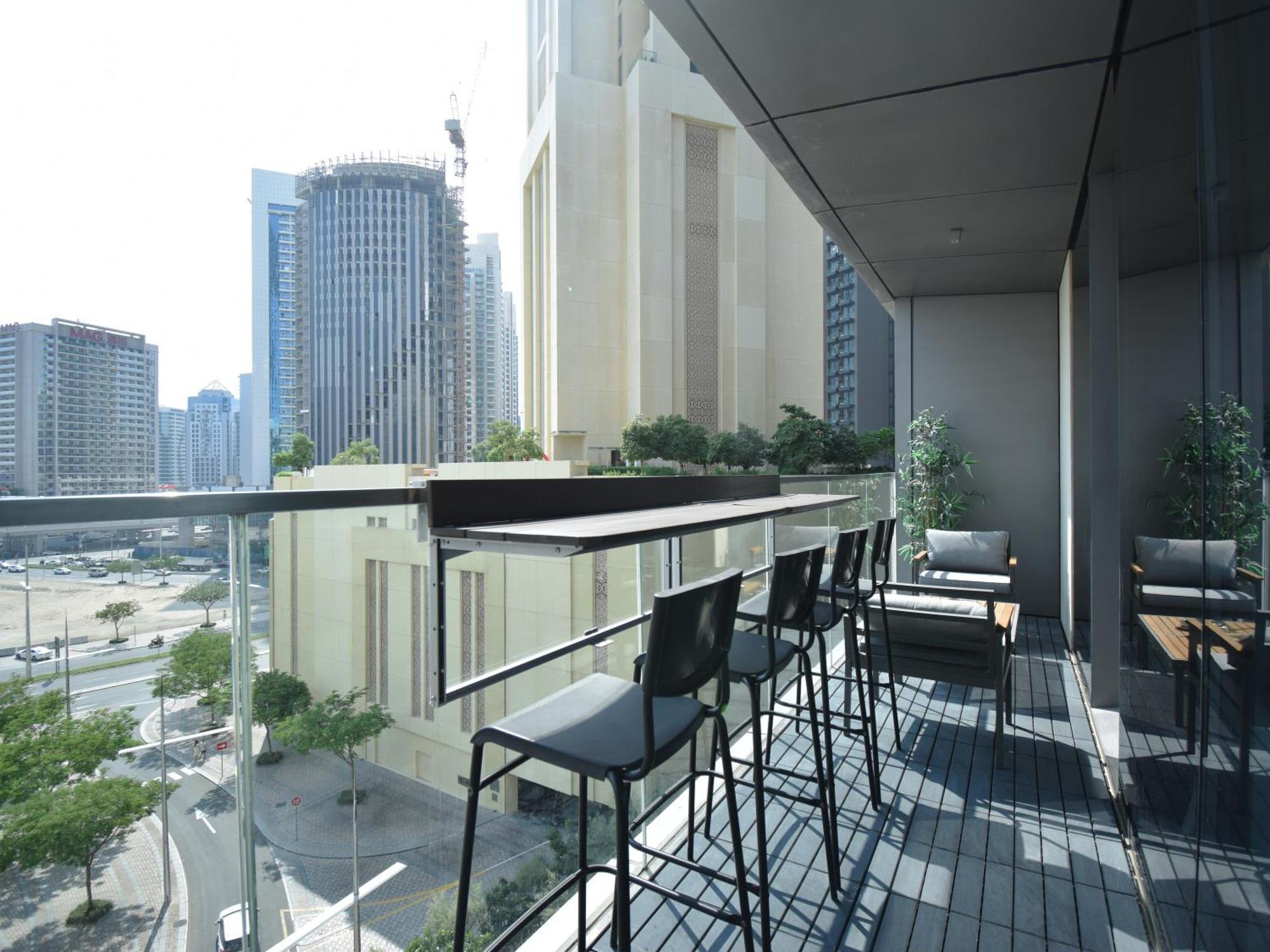 Luxurious 1 Bedroom Boulevard Point Mall Access Apartment