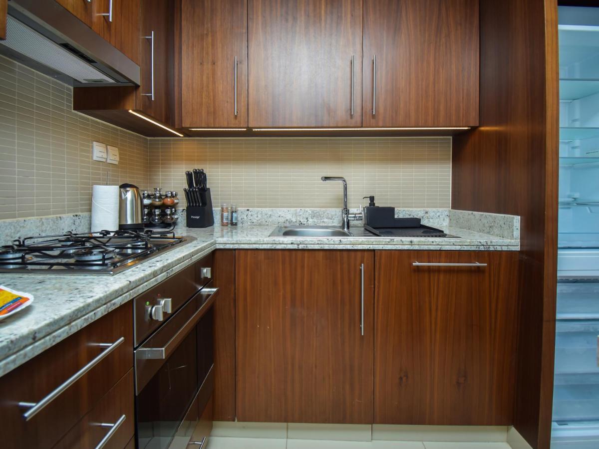 Luxurious 1 Bedroom Boulevard Point Mall Access *